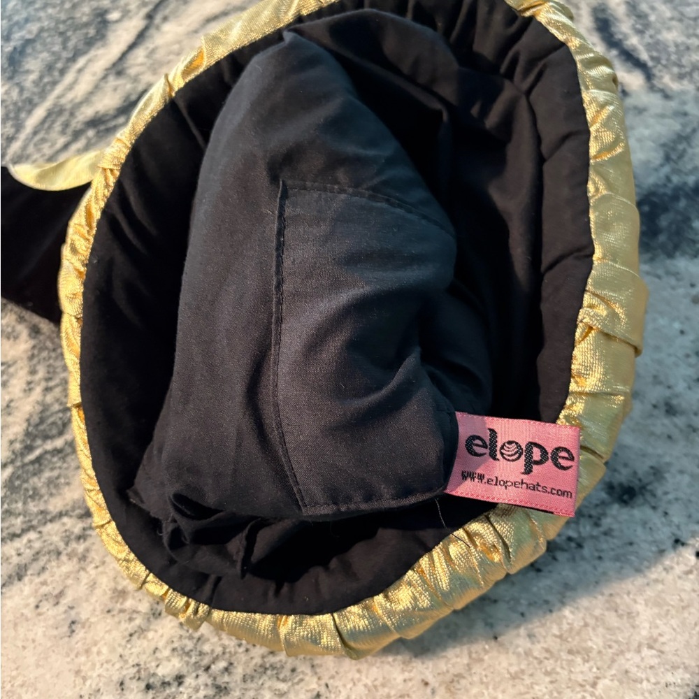 Black and Gold Wizard Hat - Picture 3 of 5